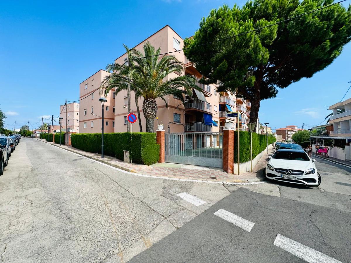 Book La Ponderosa Cambrils Apartment Exterior photo