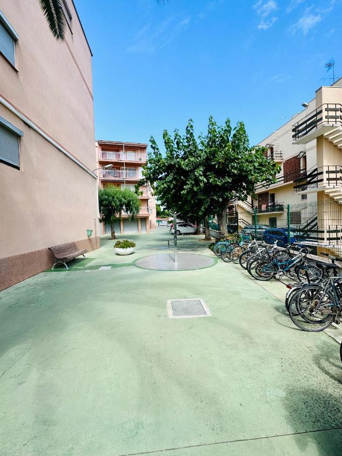 Book La Ponderosa Cambrils Apartment Exterior photo